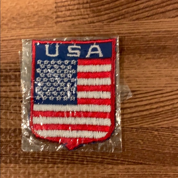 USA Shield Patriotic American Patch - Picture 1 of 2